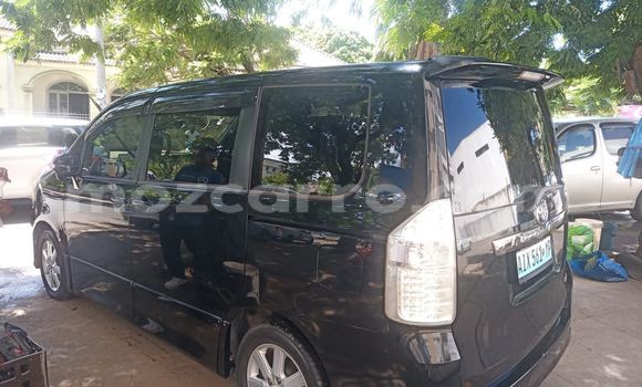 Buy Used Toyota Noah White Car in Maputo in Maputo Buy Used Toyota Noah White Car in Maputo in Maputo