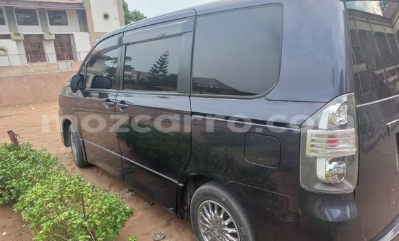 Buy Used Toyota Voxy Blue Car in Maputo in Maputo Buy Used Toyota Voxy Blue Car in Maputo in Maputo