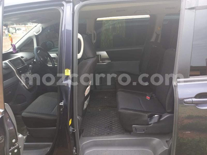 Big with watermark toyota voxy maputo maputo 14656