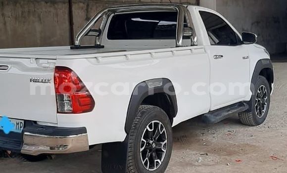 Nunua Ilio tumika Toyota Hiluxe Revo Nyeupe Gari ndani ya Maputo nchini Maputo Nunua Ilio tumika Toyota Hiluxe Revo Nyeupe Gari ndani ya Maputo nchini Maputo