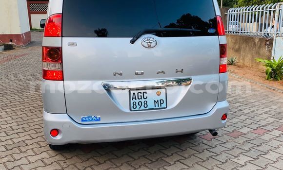 Comprar Usado Toyota Noah Prata Carro em Maputo em Maputo Comprar Usado Toyota Noah Prata Carro em Maputo em Maputo