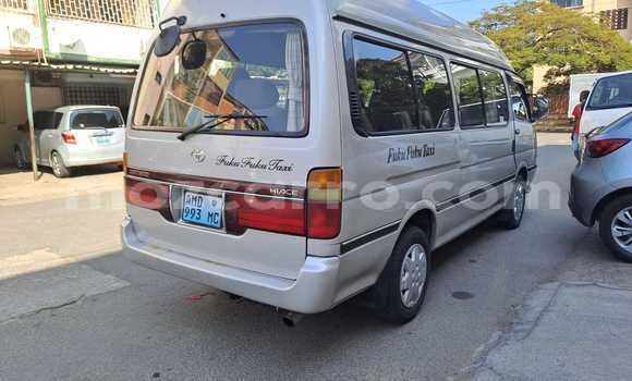 Tenga Tsaru Toyota Hiace Bhurawuni Mota in Maputo in Maputo Tenga Tsaru Toyota Hiace Bhurawuni Mota in Maputo in Maputo