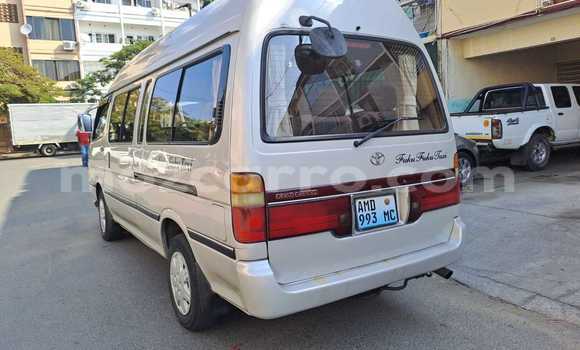Tenga Tsaru Toyota Hiace Bhurawuni Mota in Maputo in Maputo Tenga Tsaru Toyota Hiace Bhurawuni Mota in Maputo in Maputo