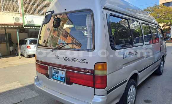 Tenga Tsaru Toyota Hiace Bhurawuni Mota in Maputo in Maputo Tenga Tsaru Toyota Hiace Bhurawuni Mota in Maputo in Maputo