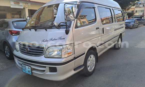 Tenga Tsaru Toyota Hiace Bhurawuni Mota in Maputo in Maputo Tenga Tsaru Toyota Hiace Bhurawuni Mota in Maputo in Maputo