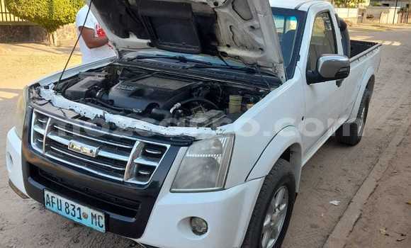 Nunua Ilio tumika Isuzu KB Nyeupe Gari ndani ya Maputo nchini Maputo Nunua Ilio tumika Isuzu KB Nyeupe Gari ndani ya Maputo nchini Maputo