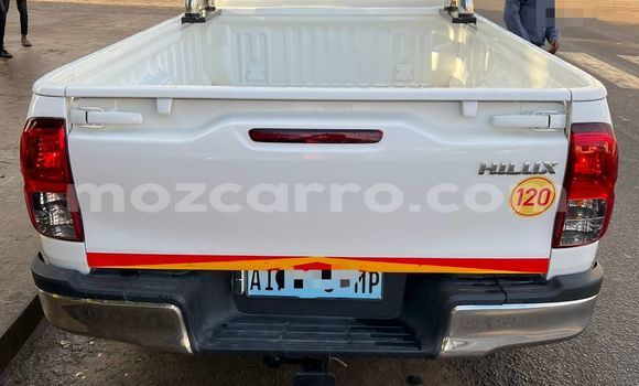 Comprar Usado Toyota Hiluxe Revo Branco Carro em Maputo em Maputo Comprar Usado Toyota Hiluxe Revo Branco Carro em Maputo em Maputo