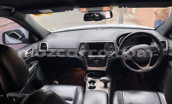 Nunua Ilio tumika Jeep Grand Cherokee Nyeupe Gari ndani ya Maputo nchini Maputo Nunua Ilio tumika Jeep Grand Cherokee Nyeupe Gari ndani ya Maputo nchini Maputo