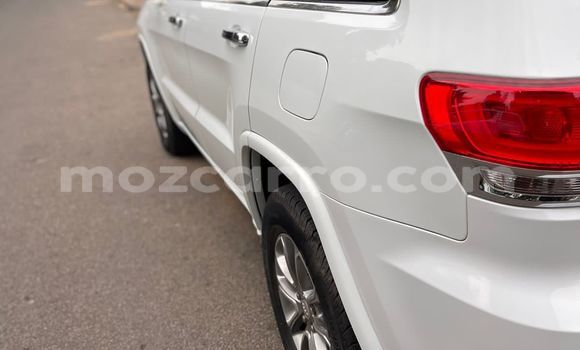 Nunua Ilio tumika Jeep Grand Cherokee Nyeupe Gari ndani ya Maputo nchini Maputo Nunua Ilio tumika Jeep Grand Cherokee Nyeupe Gari ndani ya Maputo nchini Maputo