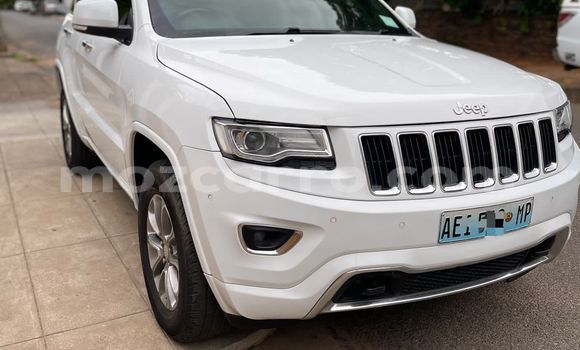 Nunua Ilio tumika Jeep Grand Cherokee Nyeupe Gari ndani ya Maputo nchini Maputo Nunua Ilio tumika Jeep Grand Cherokee Nyeupe Gari ndani ya Maputo nchini Maputo