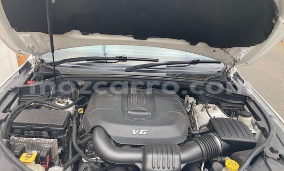 Nunua Ilio tumika Jeep Grand Cherokee Nyeupe Gari ndani ya Maputo nchini Maputo Nunua Ilio tumika Jeep Grand Cherokee Nyeupe Gari ndani ya Maputo nchini Maputo