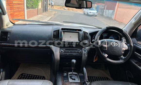 Nunua Ilio tumika Toyota Land Cruiser Prado Fedha Gari ndani ya Maputo nchini Maputo Nunua Ilio tumika Toyota Land Cruiser Prado Fedha Gari ndani ya Maputo nchini Maputo