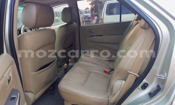 Nunua Ilio tumika Toyota Fortuner Brown Gari ndani ya Maputo nchini Maputo Nunua Ilio tumika Toyota Fortuner Brown Gari ndani ya Maputo nchini Maputo