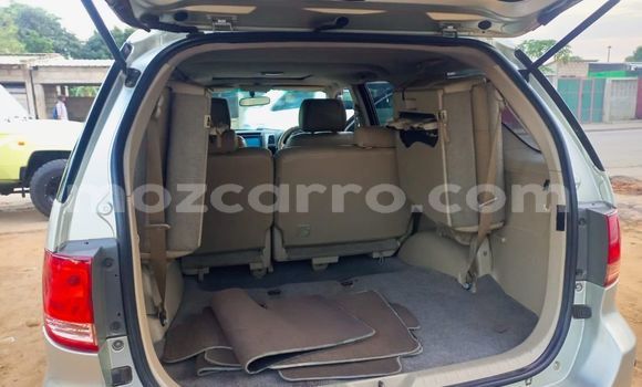 Nunua Ilio tumika Toyota Fortuner Brown Gari ndani ya Maputo nchini Maputo Nunua Ilio tumika Toyota Fortuner Brown Gari ndani ya Maputo nchini Maputo