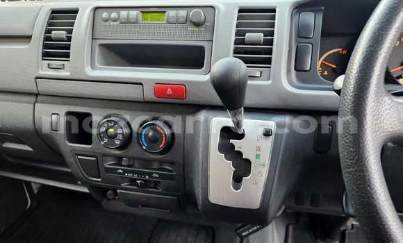 Buy Used Toyota RegiusAce White Car in Maputo in Maputo Buy Used Toyota RegiusAce White Car in Maputo in Maputo