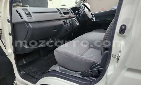 Buy Used Toyota RegiusAce White Car in Maputo in Maputo Buy Used Toyota RegiusAce White Car in Maputo in Maputo