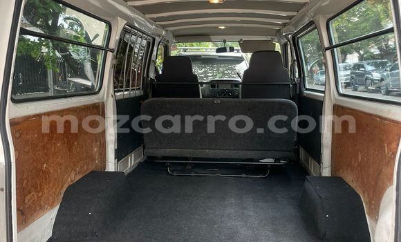Comprar Usado Nissan Caravan Prata Carro em Maputo em Maputo Comprar Usado Nissan Caravan Prata Carro em Maputo em Maputo