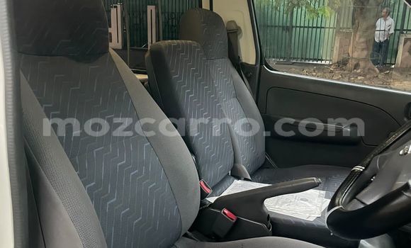 Comprar Usado Nissan Caravan Prata Carro em Maputo em Maputo Comprar Usado Nissan Caravan Prata Carro em Maputo em Maputo