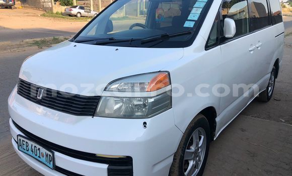 Comprar Usado Toyota Voxy Branco Carro em Maputo em Maputo Comprar Usado Toyota Voxy Branco Carro em Maputo em Maputo