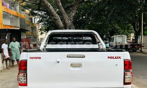 Buy Used Toyota Hilux White Car in Maputo in Maputo Buy Used Toyota Hilux White Car in Maputo in Maputo