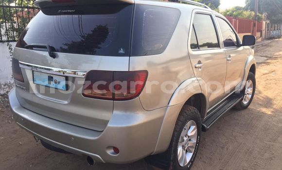 Nunua Ilio tumika Toyota Fortuner Nyingine Gari ndani ya Maputo nchini Maputo Nunua Ilio tumika Toyota Fortuner Nyingine Gari ndani ya Maputo nchini Maputo