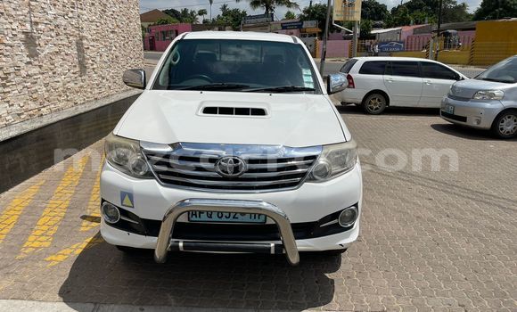 Buy Used Toyota Hilux White Car in Maputo in Maputo Buy Used Toyota Hilux White Car in Maputo in Maputo