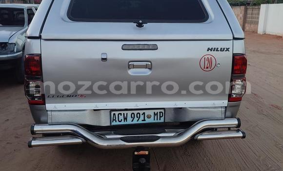 Nunua Ilio tumika Toyota Hilux Fedha Gari ndani ya Maputo nchini Maputo Nunua Ilio tumika Toyota Hilux Fedha Gari ndani ya Maputo nchini Maputo