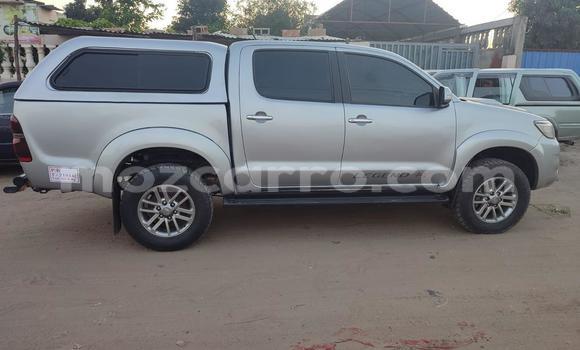 Nunua Ilio tumika Toyota Hilux Fedha Gari ndani ya Maputo nchini Maputo Nunua Ilio tumika Toyota Hilux Fedha Gari ndani ya Maputo nchini Maputo