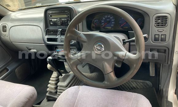 Nunua Ilio tumika Nissan Hardbody Nyeupe Gari ndani ya Maputo nchini Maputo Nunua Ilio tumika Nissan Hardbody Nyeupe Gari ndani ya Maputo nchini Maputo