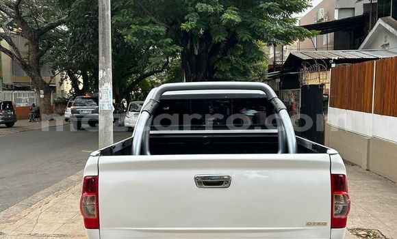 Buy Used Isuzu KB White Car in Maputo in Maputo Buy Used Isuzu KB White Car in Maputo in Maputo