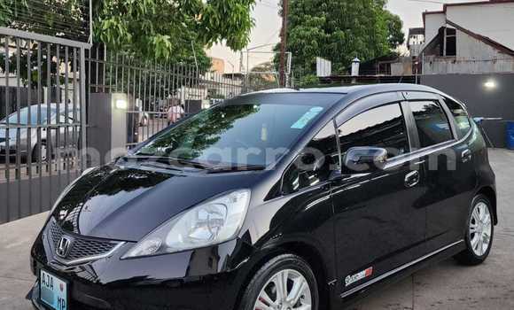 Nunua Ilio tumika Toyota Ractis Nyeusi Gari ndani ya Maputo nchini Maputo