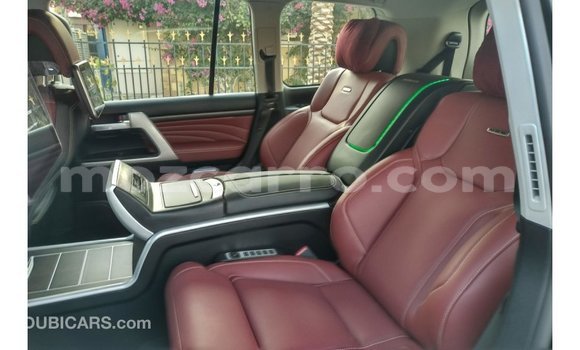 Nunua Imported Toyota Land Cruiser Nyeusi Gari ndani ya Import - Dubai nchini Cabo Delgado Nunua Imported Toyota Land Cruiser Nyeusi Gari ndani ya Import - Dubai nchini Cabo Delgado