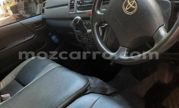 Comprar Usado Toyota Hiace Branco Carro em Maputo em Maputo