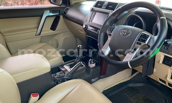 Nunua Ilio tumika Toyota Land Cruiser Prado Nyeupe Gari ndani ya Maputo nchini Maputo Nunua Ilio tumika Toyota Land Cruiser Prado Nyeupe Gari ndani ya Maputo nchini Maputo