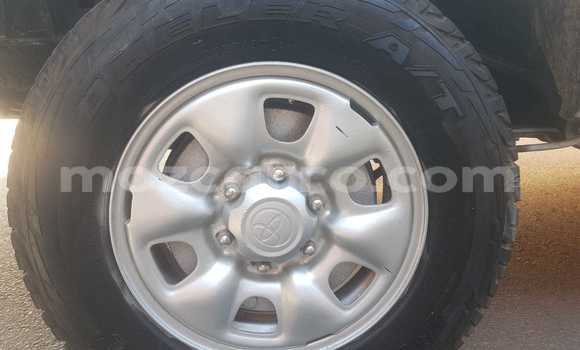 Nunua Ilio tumika Toyota Hilux Nyeupe Gari ndani ya Maputo nchini Maputo Nunua Ilio tumika Toyota Hilux Nyeupe Gari ndani ya Maputo nchini Maputo