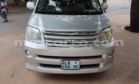 Nunua Ilio tumika Toyota Noah Fedha Gari ndani ya Marara nchini Tete
