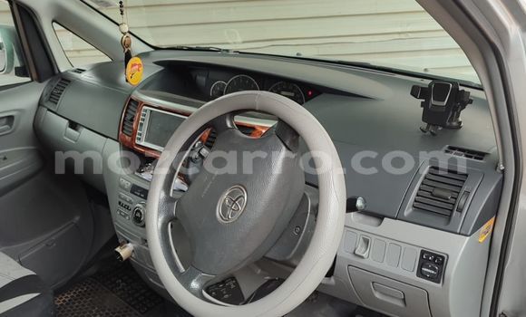 Comprar Usado Toyota Noah Prata Carro em Marara em Tete Comprar Usado Toyota Noah Prata Carro em Marara em Tete