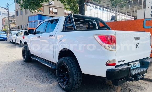 Nunua Ilio tumika Mazda BT-50 Nyeupe Gari ndani ya Maputo nchini Maputo Nunua Ilio tumika Mazda BT-50 Nyeupe Gari ndani ya Maputo nchini Maputo