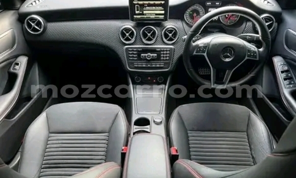 Comprar Usado Mercedes-Benz A200 Azul Carro em Maputo em Maputo Comprar Usado Mercedes-Benz A200 Azul Carro em Maputo em Maputo
