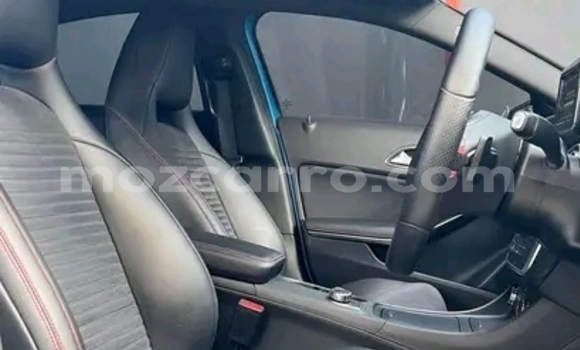 Comprar Usado Mercedes-Benz A200 Azul Carro em Maputo em Maputo Comprar Usado Mercedes-Benz A200 Azul Carro em Maputo em Maputo