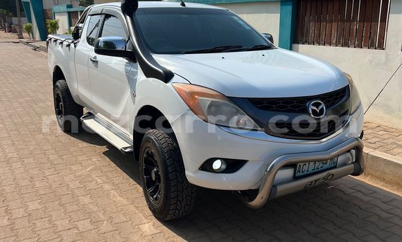Comprar Usado Mazda BT-50 Branco Carro em Maputo em Maputo Comprar Usado Mazda BT-50 Branco Carro em Maputo em Maputo