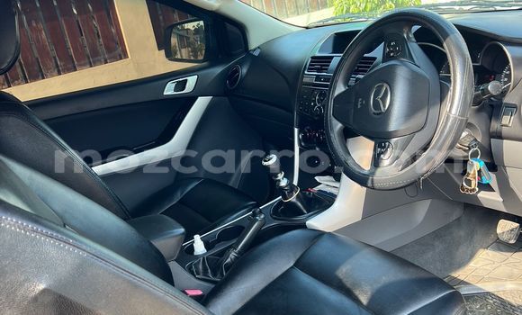 Comprar Usado Mazda BT-50 Branco Carro em Maputo em Maputo Comprar Usado Mazda BT-50 Branco Carro em Maputo em Maputo