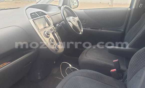 Comprar Usado Toyota Ractis Azul Carro em Maputo em Maputo Comprar Usado Toyota Ractis Azul Carro em Maputo em Maputo