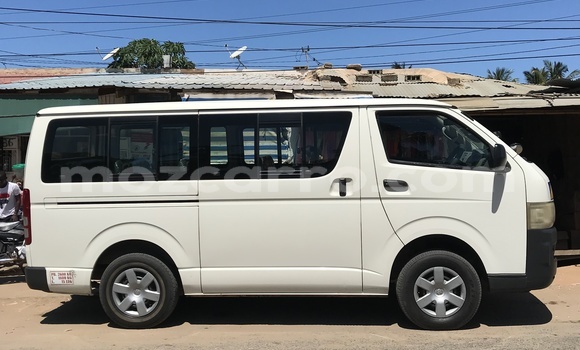Comprar Usado Toyota Hiace Branco Carro em Pemba em Cabo Delgado