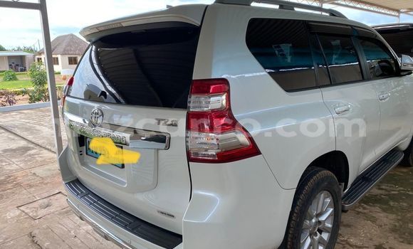 Nunua Ilio tumika Toyota Prado Nyeupe Gari ndani ya Maputo nchini Maputo Nunua Ilio tumika Toyota Prado Nyeupe Gari ndani ya Maputo nchini Maputo