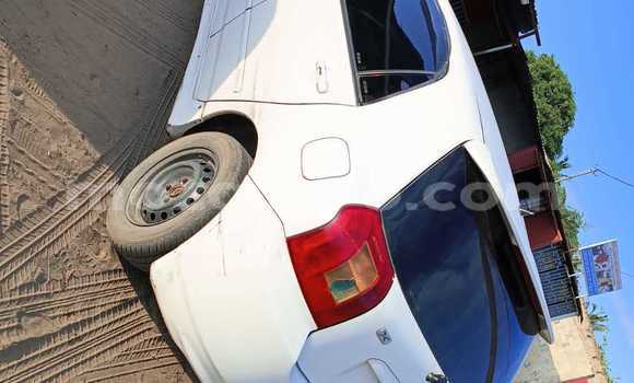 Tenga Tsaru Toyota Runx Chena Mota in Maputo in Maputo Tenga Tsaru Toyota Runx Chena Mota in Maputo in Maputo