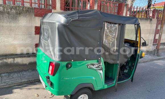 Comprar Usado Toyota Hiluxe Revo Verde Carro em Maputo em Maputo Comprar Usado Toyota Hiluxe Revo Verde Carro em Maputo em Maputo