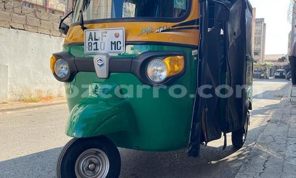 Comprar Usado Toyota Hiluxe Revo Verde Carro em Maputo em Maputo Comprar Usado Toyota Hiluxe Revo Verde Carro em Maputo em Maputo