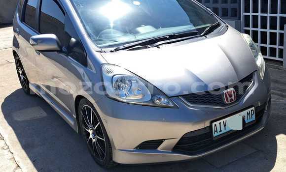 Nunua Ilio tumika Honda Fit Fedha Gari ndani ya Maputo nchini Maputo Nunua Ilio tumika Honda Fit Fedha Gari ndani ya Maputo nchini Maputo