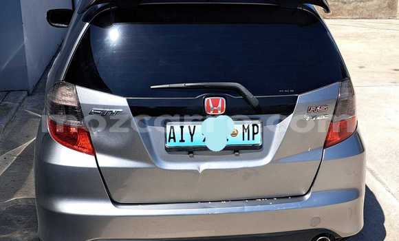 Nunua Ilio tumika Honda Fit Fedha Gari ndani ya Maputo nchini Maputo Nunua Ilio tumika Honda Fit Fedha Gari ndani ya Maputo nchini Maputo